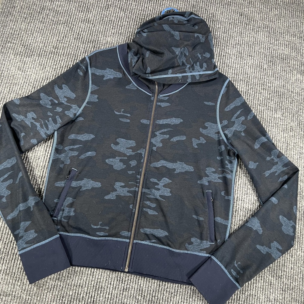 Lululemon Hoodie Womens 10 Blue Camo Full Zip Stretch Jacket Sweatshirt Logo